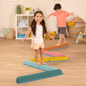 Zestaw równoważny dla dzieci Belki sensoryczne Balance & Hop Beams B.Toys BX2533Z
