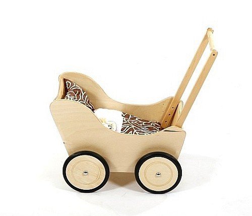 Drewniany wózek dla lalek Natalia na spacerze