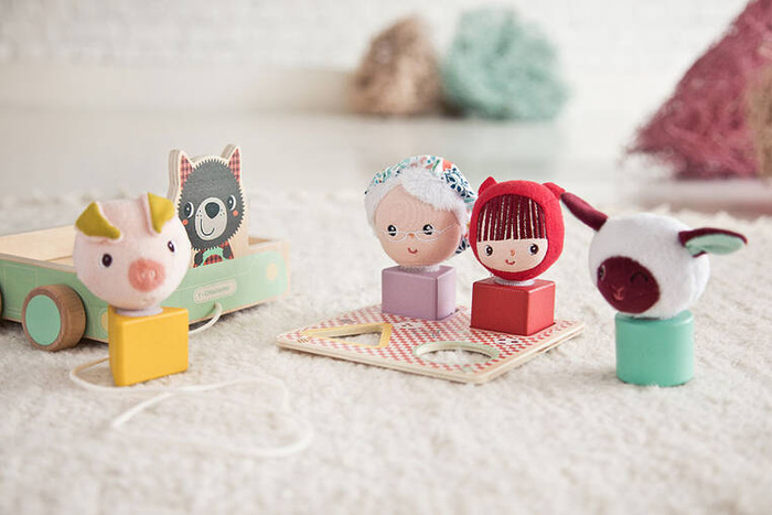 Drewniany wózek multifunkcyjny z sorterem do ciągnięcia Wilk Louis 83470 LILLIPUTIENS