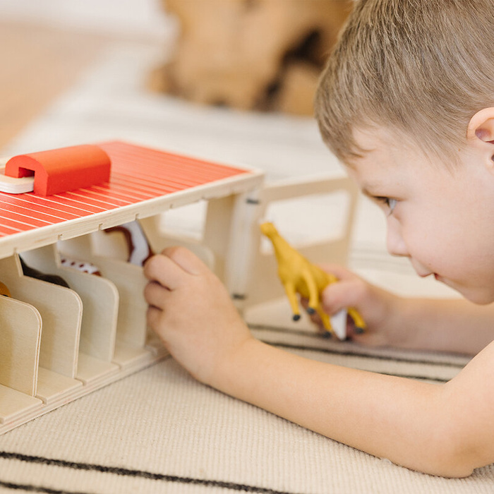 Przenośnia drewniana Stajnia z 8 Figurkami Koni Melissa and Doug 13744-MD