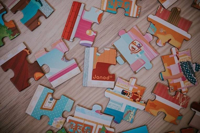 Puzzle w walizce Akademia tańca 100 elementów 6+ Made in France Janod J02616