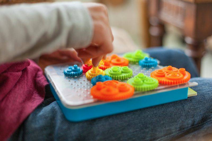 Koła Zębate Crankity FA140-1 Fat Brain Toys, łamigłówki dla dzieci