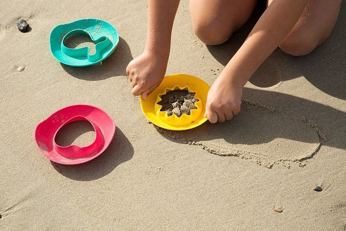 Wielofunkcyjny zestaw foremek SunnyLove 170495-Quut, zabawy w plenerze