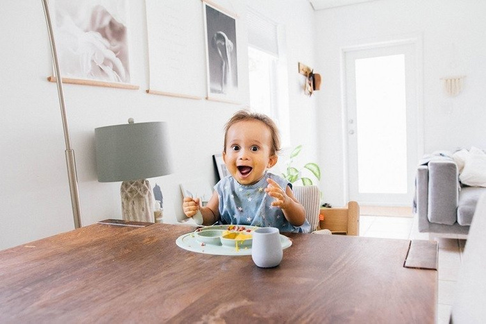 Silikonowy kubeczek Tiny Cup pastelowa szarość EUTSP003-EZPZ