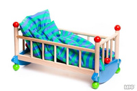Drewniana kołyska dla lalek, "Ciemne paseczki", 74810-Bajo - meble dla lalek