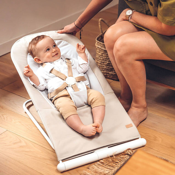 Leżaczek bujaczek składany Eazy Relax Greige Beaba 915056