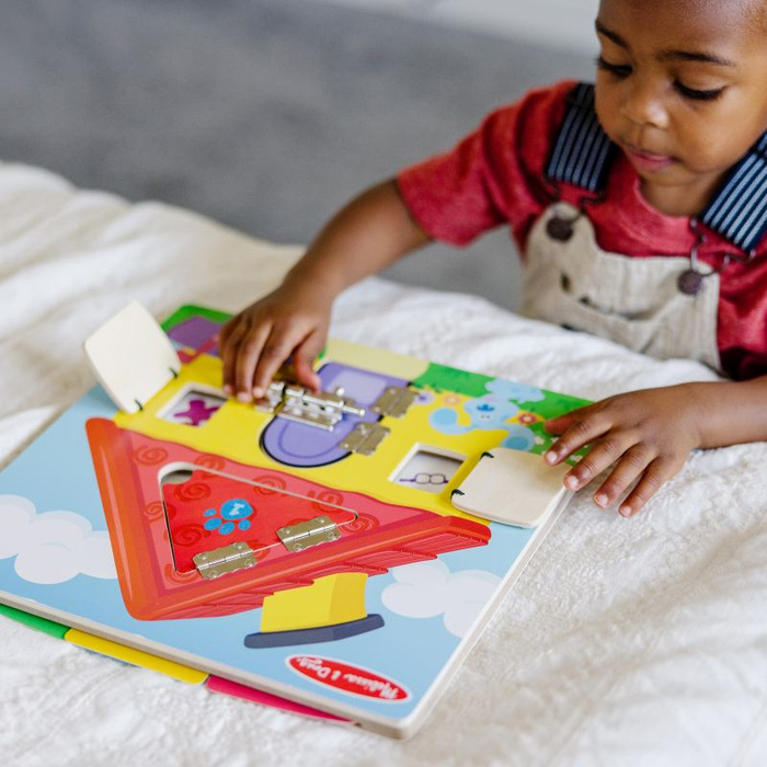 Drewniana tablica aktywności z okienkami Domek Blue’s Clues & You 33042 Melissa & Doug