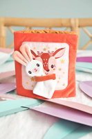 Miękka książeczka aktywizująca z mini-komforterem sarenka Stella i jej przytulanka 83491 Lilliputiens