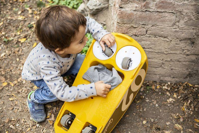 Żółty jeździk Ginetta Mini Eolo Italtrike