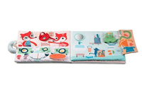 Miła, mięciutka książeczka aktywizująca z uroczą przytulanką „Dzień dobry, mały lisku” 83270-Lilliputiens