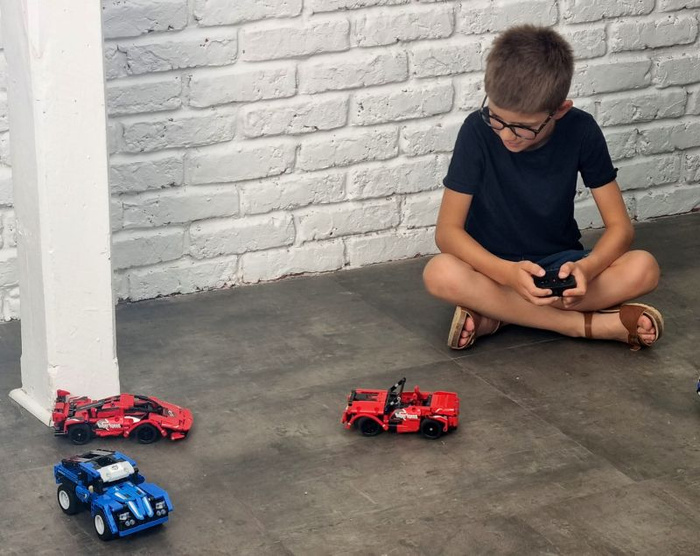 Samochód sportowy zdalnie sterowany 2w1 Buki 8025