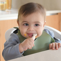 Zestaw 2 silikonowych pierwszych łyżeczek-gryzaków praline/clay Beaba 913593