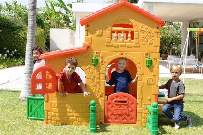 Domek ogrodowy Super Villa FEBER 13047 ze stolikiem i ławeczkami do aktywnej zabawy dla dzieci