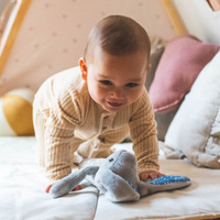 Szumiący śpioszek Felek Whisbear 45562 przytulanka dla dzieci