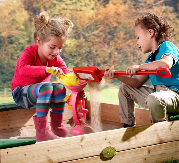 Drewniana Piaskownica dla dzieci AXI A031.005.00 ze schowkiem na akcesoria sieddziskami i plandeką