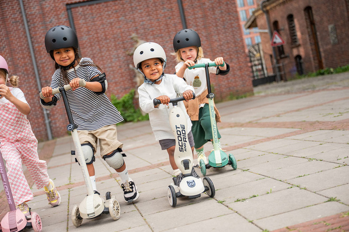 SCOOTANDRIDE Highwaykick 3S Hulajnoga z systemem sterowania 2w1 i kółkami LED składana 3+ Ash