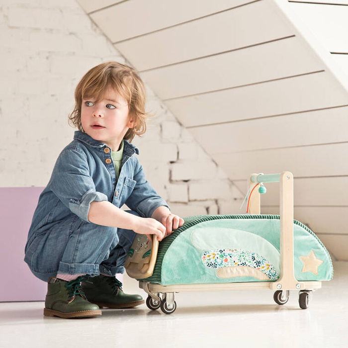 Drewniany jeździk 2 w 1 z miękkim siedziskiem i torebką Smok Joe 12 m+ 83466 LILLIPUTIENS