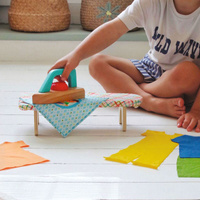 Odgrywanie ról Mia & Léo Prasowanie Djeco DJ05515