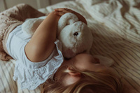 Pluszak obciążeniowy Sensoryczny Króliczek 1,2 kg Astrup 84685