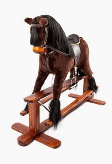 Duży, brązowy koń na ramie