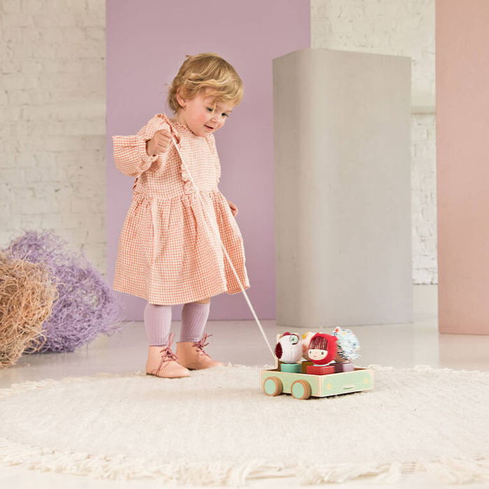 Drewniany wózek multifunkcyjny z sorterem do ciągnięcia Wilk Louis 83470 LILLIPUTIENS