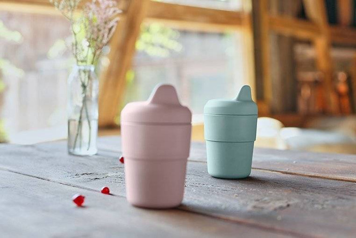 Kubek z dziubkiem i silikonową pokrywką Little Chums Pies 1310061524-Lassig, kubki dla dzieci