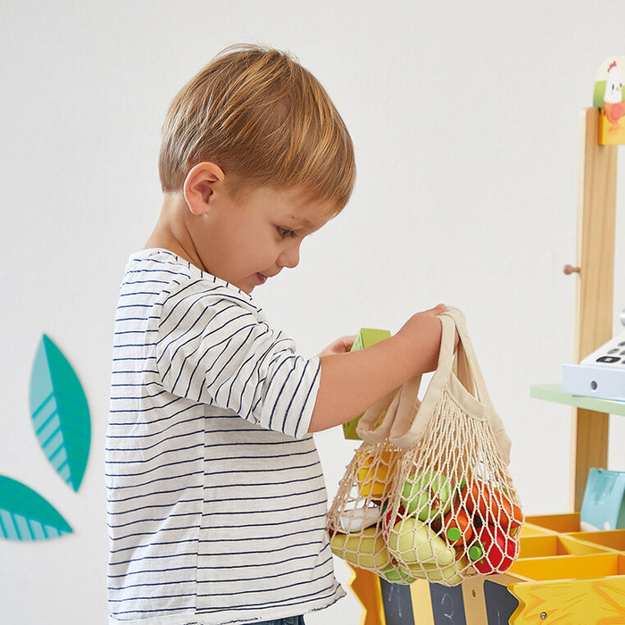 Duży sklep warzywniak z drewna i komplet akcesoriów 50 el. Farma J03322 Janod