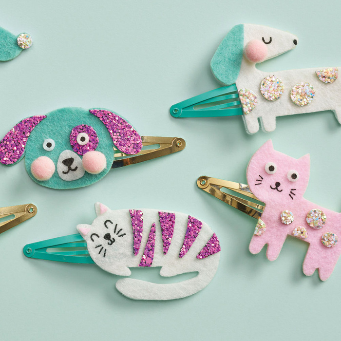 Zestaw kreatywny do tworzenia biżuterii brokatowe spinki do włosów Pieski i kotki Janod J09181 