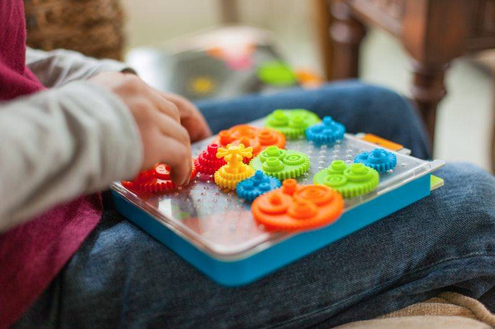 Koła Zębate Crankity FA140-1 Fat Brain Toys, łamigłówki dla dzieci