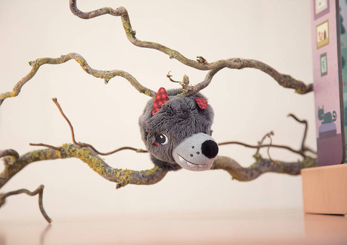 Zestaw 4 pacynek na palec Czerwony Kapturek babcia wilk i gajowy 83405 Lilliputiens