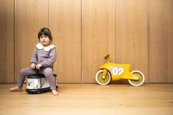 Jeździk czarny dla dzieci Koala La Cosa Italtrike