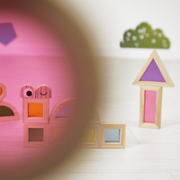 Klocki drewniane przeźroczyste kolorowe sensoryczne Janod J05306