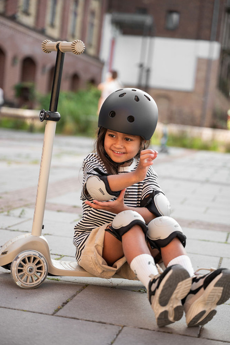 SCOOTANDRIDE Highwaykick 3S Hulajnoga z systemem sterowania 2w1 i kółkami LED składana 3+ Ash