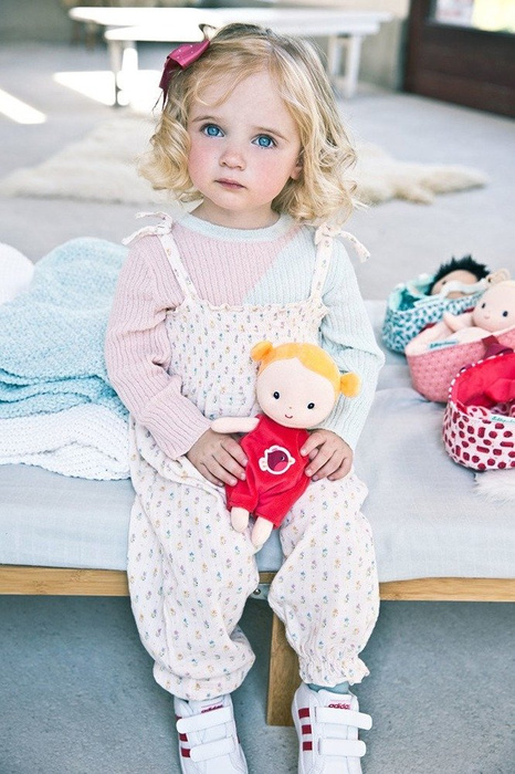 Lalka dzidziuś w koszyczku z ubrankiem i kocykiem Aghate 83133-Lilliputiens