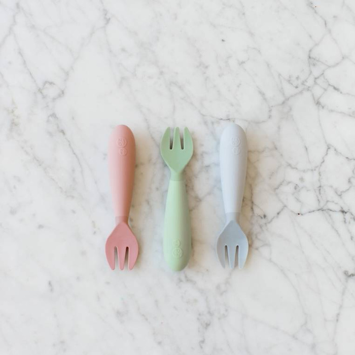 Komplet silikonowych sztućców Mini Utensils pastelowy róż EUMUB005-EZPZ, sztućce dla dzieci