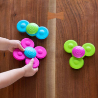 Wirujące spinnery Whirly Squigz na przyssawki FA210-1 Fat Brain Toy, zabawki dla niemowląt