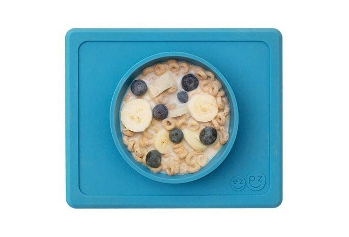 Silikonowa miseczka z podkładką 2w1 Mini Bowl niebieska EUMBB003-EZPZ, naczynia dla dzieci