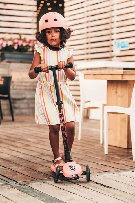 Zestaw SCOOTANDRIDE Kask + Highwaykick 3 LED hulajnoga składana ze świecącymi kółkami 3+ Peach