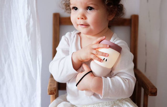 Lampka nocna LED przenośna z latarką Pixie 90h świecenia Pink Beaba 930299