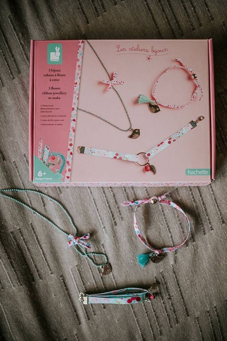 Zestaw kreatywny do tworzenia biżuterii Wstążeczki J07928-Janod, biżuteria dla dzieci
