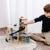 Drewniany parking garaż dla autek kilka poziomów Na rajdzie 12357 Small Foot