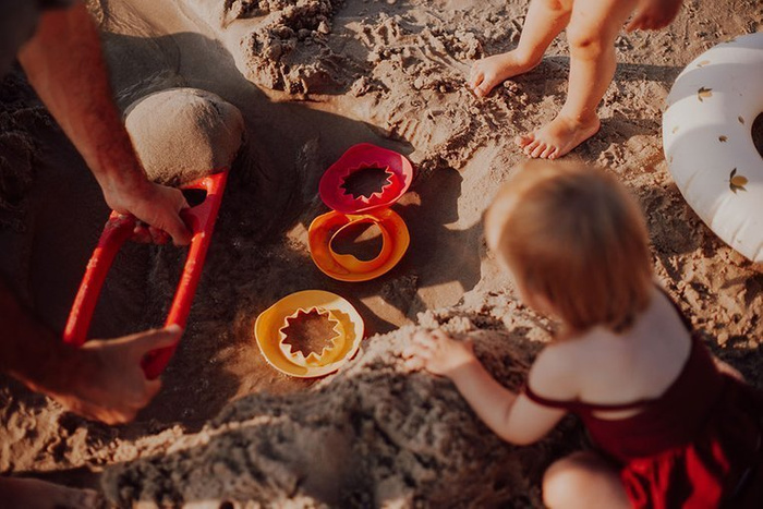 Wielofunkcyjny zestaw foremek SunnyLove 170495-Quut, zabawy w plenerze