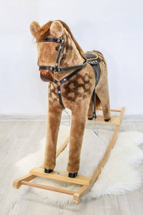 Konik na biegunach dla dzieci Kasztanek zabawka dla najmłodszych