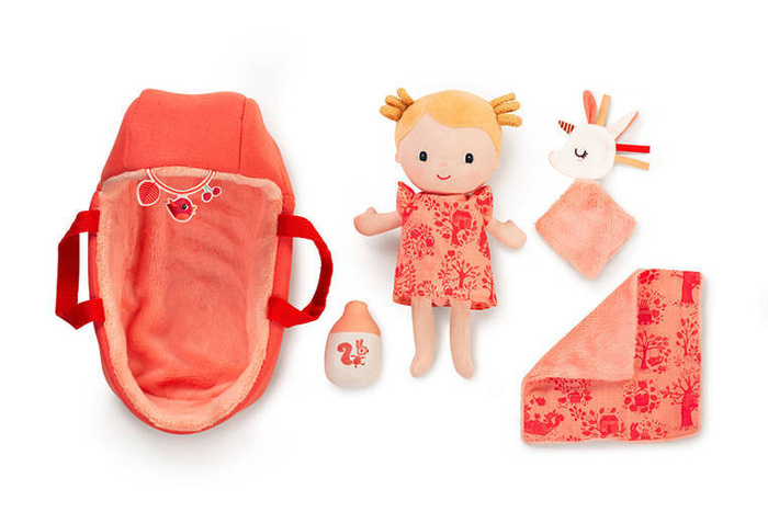 Lalka aktywizująca dzidziuś w gondoli z komforterem i butelką mleka Lena 83375 Lilliputiens