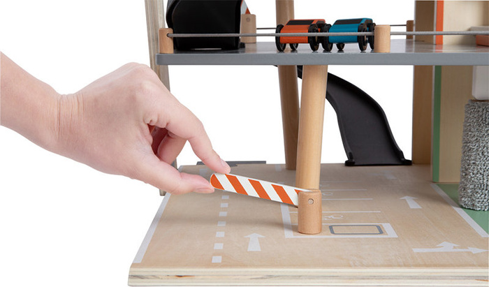 Drewniany parking garaż dla autek kilka poziomów Na rajdzie 12357 Small Foot