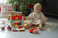 Rozkładany domek manipulacyjny Farma z 6 zwierzątkami rolnikiem i traktorem 86791 LILLIPUTIENS  