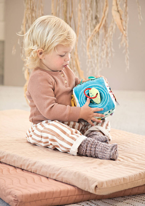 Kostka aktywizująca z pozytywką wielofunkcyjna miękka z gryzakiem Dżungla 83399 Lilliputiens