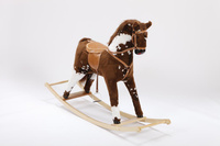 Mega koń na biegunach Remi, zabawka dla sześciolatka