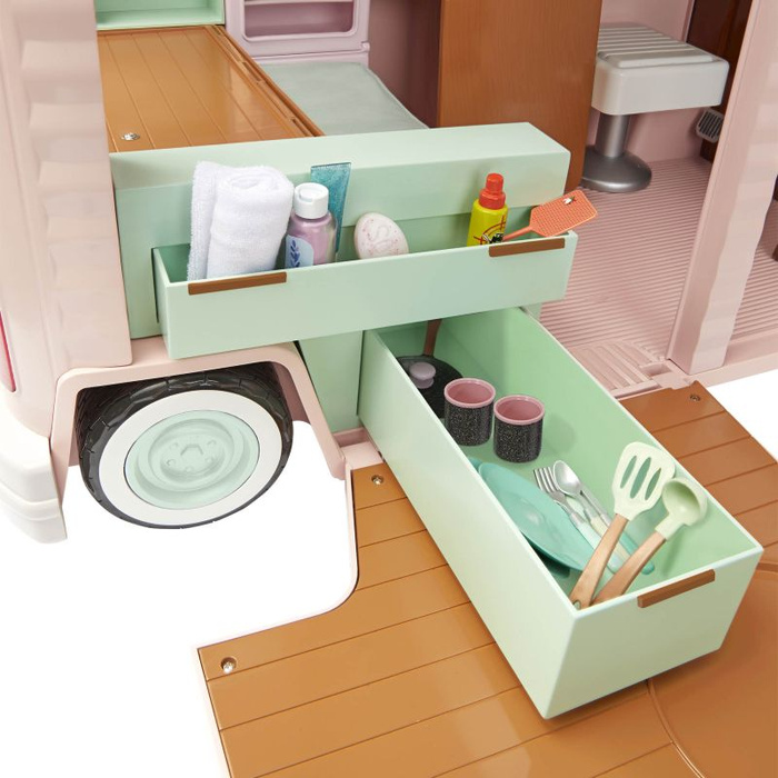 Kamper kempingowy z wyposażeniem dla lalek 55 elementów Country Cruising Camper Set Our Generation BD35163Z