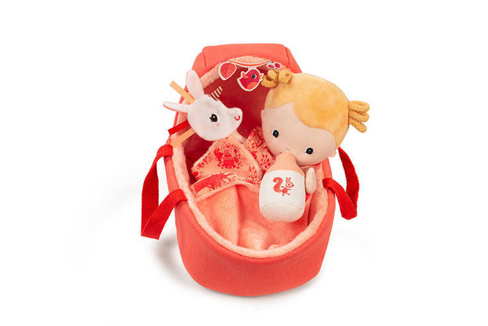 Lalka aktywizująca dzidziuś w gondoli z komforterem i butelką mleka Lena 83375 Lilliputiens